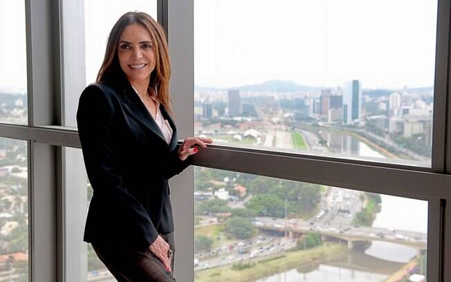 Raquel Silveira ressalta a vantagem de o público conseguir aproveitar os serviços do shopping durante a visita