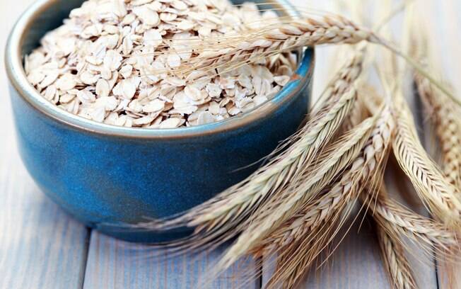 Aveia: o cereal é rico em triptofano e aminoácido, bons condutores da liberação da serotonina. Foto: Getty Images
