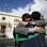 Líbios celebram morte de Kadafi em frente à Embaixada da Líbia em Balzan, em Malta. Foto: Reuters