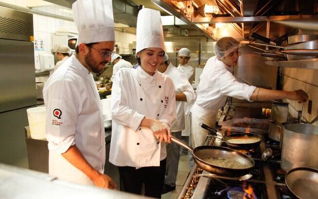 Isabelle Drummond foi convidada para virar chef por um dia pelo restaurante Paris 6, de São Paulo