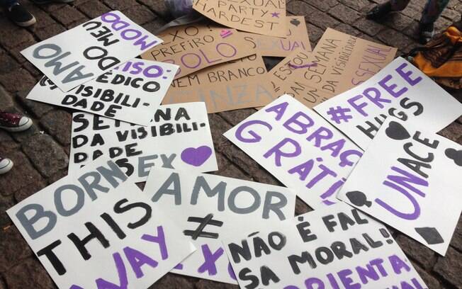 Dezenas de pessoas que se declaram assexuais se reúnem em São Paulo