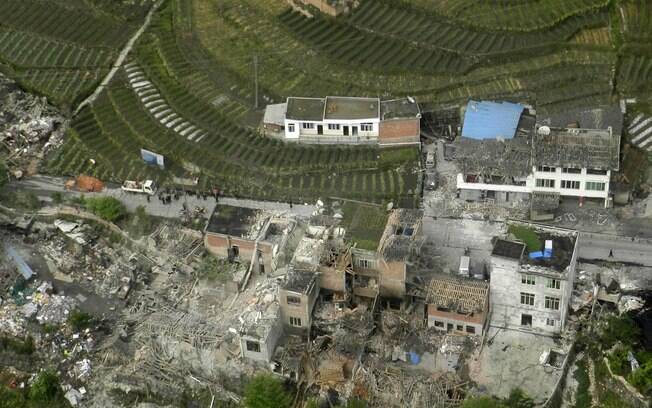 Visão aérea da região atingida pelo terremoto em Sichuan (20/04/2013)