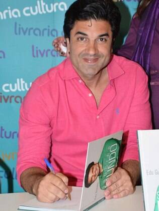 Edu Guedes em noite de autógrafos do livro