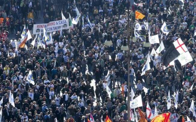 Protesto contra primeiro-ministro Matteo Renzi é esperado para este sábado