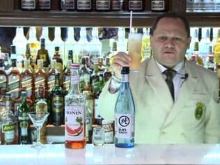 Vídeo: o craque Kascão Oliveira ensina a fazer bons drinques com o destilado de arroz