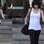 Vanessa Giacomo é outra que prefere os básicos, com camiseta soltinha branca, legging preta e regata. Foto: Ag News
