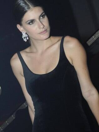 Carol Francischini diz que vai criar o filho sozinha. Bebê da modelo pode ser de Bruno Gagliasso