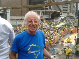 Juca Chaves, compositor, músico e humorista brasileiro, também participou dos protestos