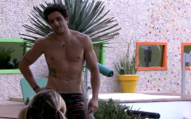 BBB14: “Não aprontei”, diz Junior sobre ter ficado com Angela