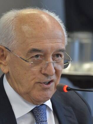 Ministro Manoel Dias anunciou a contratação de 800 mil fiscais do trabalho