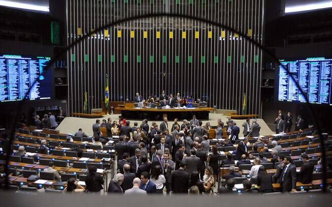 Deputados Alberto Fraga (DEM-DF) e Sóstenes Cavalcante (DEM-RJ) pediram abertura de CPI