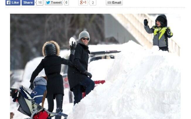 Gisele Bündchen, Tom Brady e Benjamin se divertem na neve de Boston