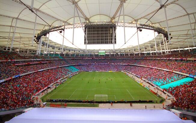 Estádio praticamente lotado para o primeiro jogo na Arena Fonte Nova