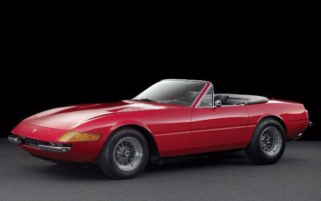 Ferrari Daytona Spyder dos anos 70 teve apenas 122 unidades feitas com capota de tecido