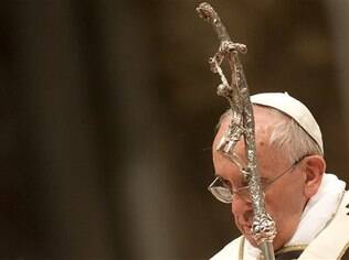 Papa Francisco faz Vigília Pascal no Vaticano