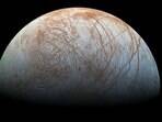 Cientistas descobrem indícios de jatos de água em lua de Júpiter