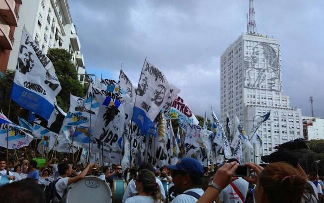 Manifestações acontecem em todo o país para relembrar 40 anos do Golpe Militar
