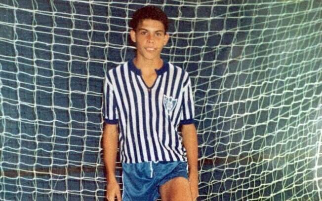 Ronaldo ainda era um menino franzino que jogava no São Cristovão