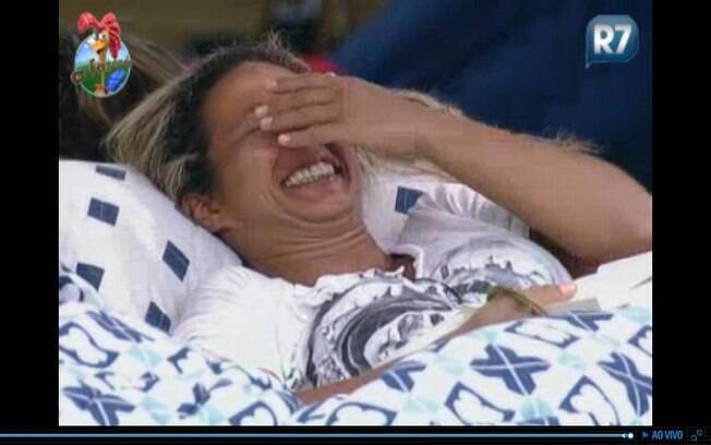 Valesca brinca com Marlon