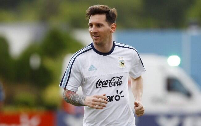 Messi durante treino antes da partida contra o Chile Messi durante treino antes da partida contra o Chile