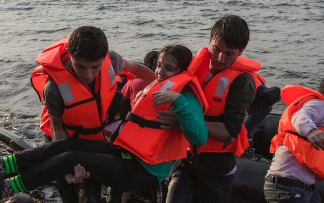 Refugiados principalmente da Síria vão em direção a Europa para buscar melhores condições