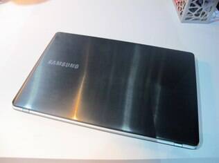 Para 2015, Samsung apresenta quatro linhas, todas rodando processadores Intel e Windows 8.1, com exceção do Chromebook 2