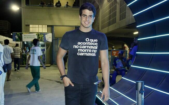 Enzo Celulari usa camiseta com frase sugestiva