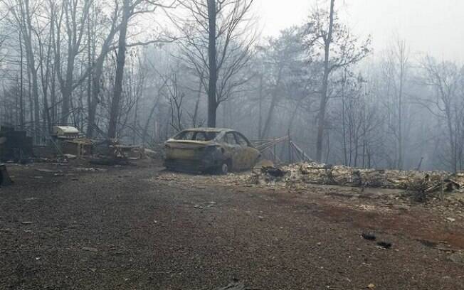 Destruição causada por incêndio