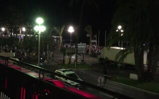 Vídeo mostra momento de ataque com caminhão em Nice
