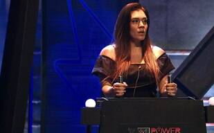 Simony se atrapalha para fazer contas durante prova do Power Couple