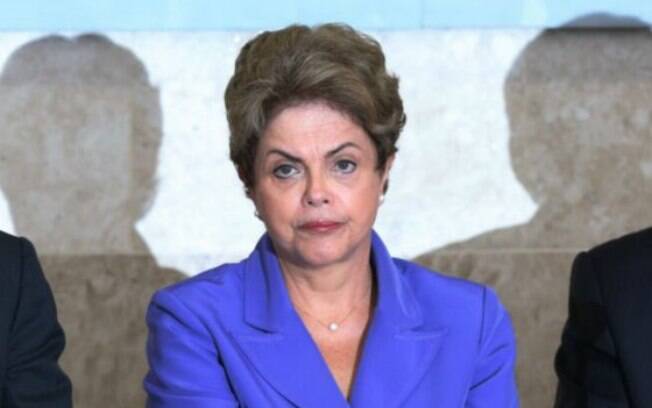 Comissão define procedimentos para acusação e defesa de Dilma
