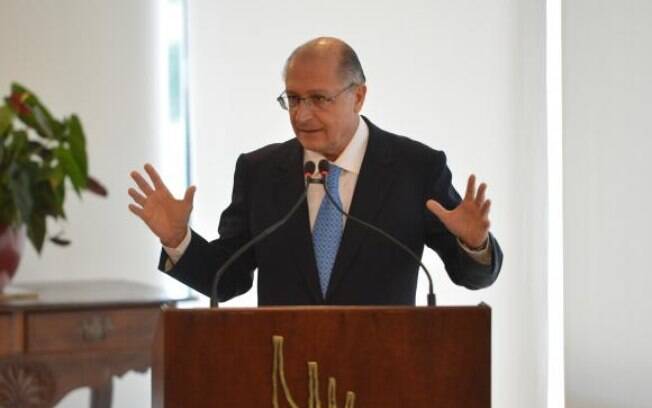 Alckmin mantém sete secretários nos cargos