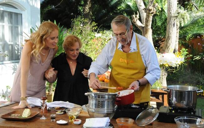 O ator Paulo Goulart ensinou alguns dos pratos que encantam a mulher Nicete Bruno para Angélica
