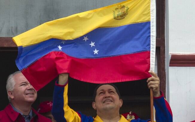 Após nova cirurgia, Chávez retorna à Venezuela em ritmo de campanha em março de 2012