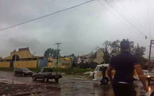 Imóveis completamente destruídos no pequeno município de 47 mil habitantes no oeste de SC. Foto: Facebook/Reprodução