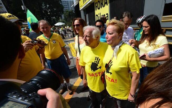 Juca Chaves e esposa em manifestação contra Dilma em São Paulo. Foto: AGNews-SP