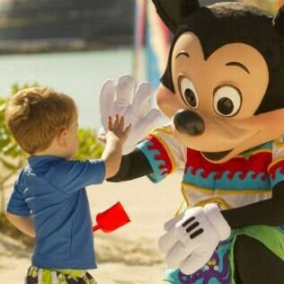 Mickey e sua turma estão em todos os momentos do passeio