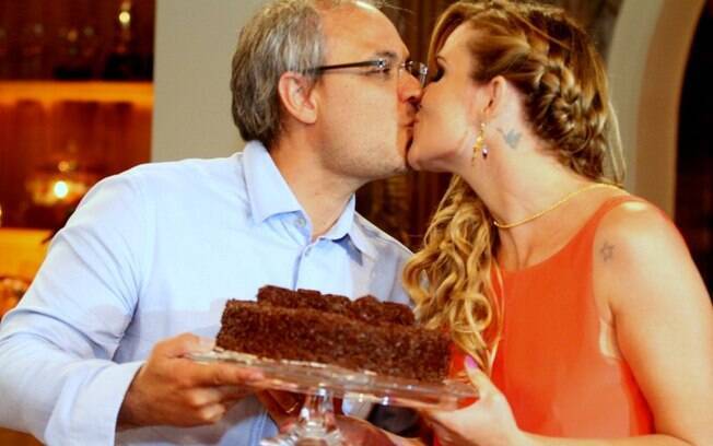 Alexandre Avancini ganha parabéns e beijos de Nanda Ziegler
