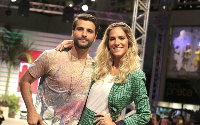 Bruno Gagliasso e Giovanna Ewbank desfilam no Mega polo Moda