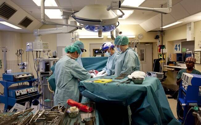 Sueca é primeira mulher do mundo a dar à luz após transplante de útero. Foto: AP