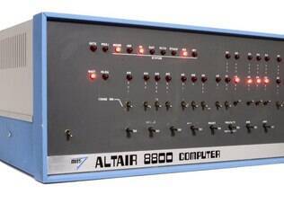Altair 8800 é considerada por muitos especialistas o marco do início da era dos PCs