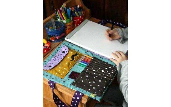 Quando a criança já começa a utlizar lápis, desenhar também é uma atividade importante. Foto: Pinterest/Lisle Miranda