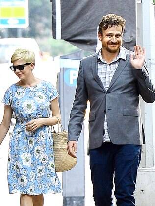 Michelle Wiliams e Jason Segel: um pra cada lado