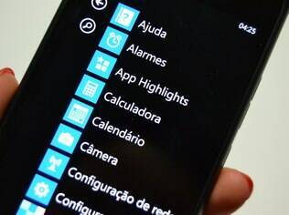 Windows Phone tem visual sóbrio e com muito texto
