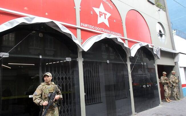 Polícia Federal realizou buscas na sede nacional do Partidos dos Trabalhadores, no centro de SP