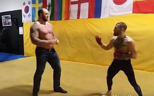 Conor McGregor treinou com o ator de 