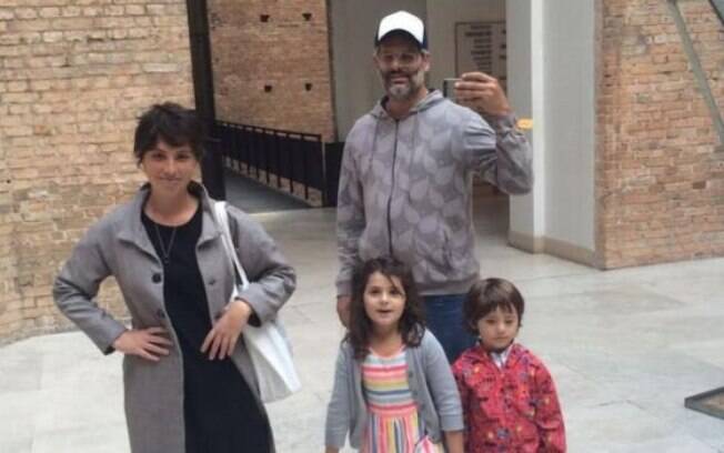 Para Luiza, é importante que sua família erga uma bandeira para ajudar outras crianças fissuradas Para Luiza, é importante que sua família erga uma bandeira para ajudar outras crianças fissuradas