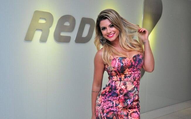 Babi Rossi cumpre contrato com a RedeTV! até o final de julho