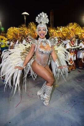 Cinthia Santos, rainha de bateria de Águia de Ouro . Foto: Leo Franco / AgNews