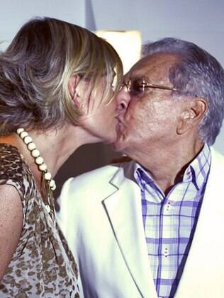 Carlos Alberto de Nóbrega e a namorada Jacqueline Meirelles
